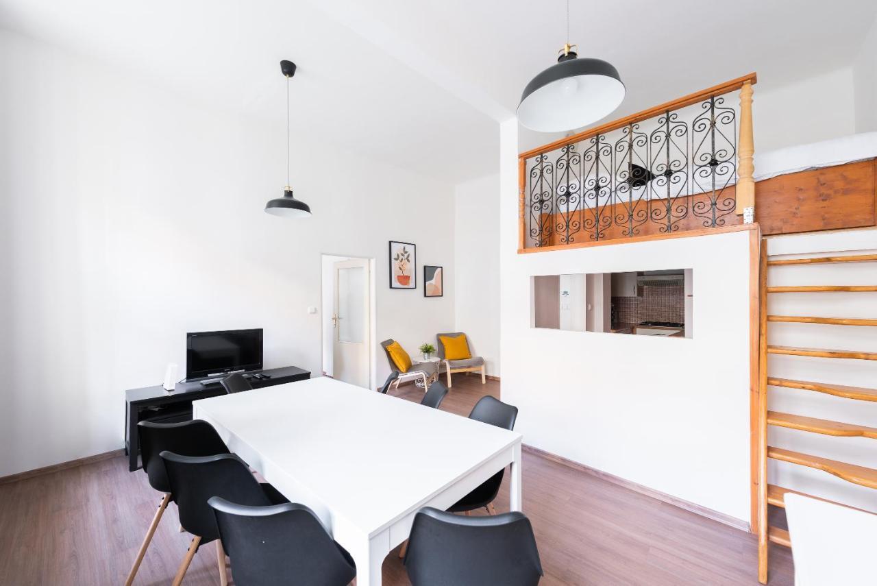 Budget Reznicka Apartment Praga Exterior foto